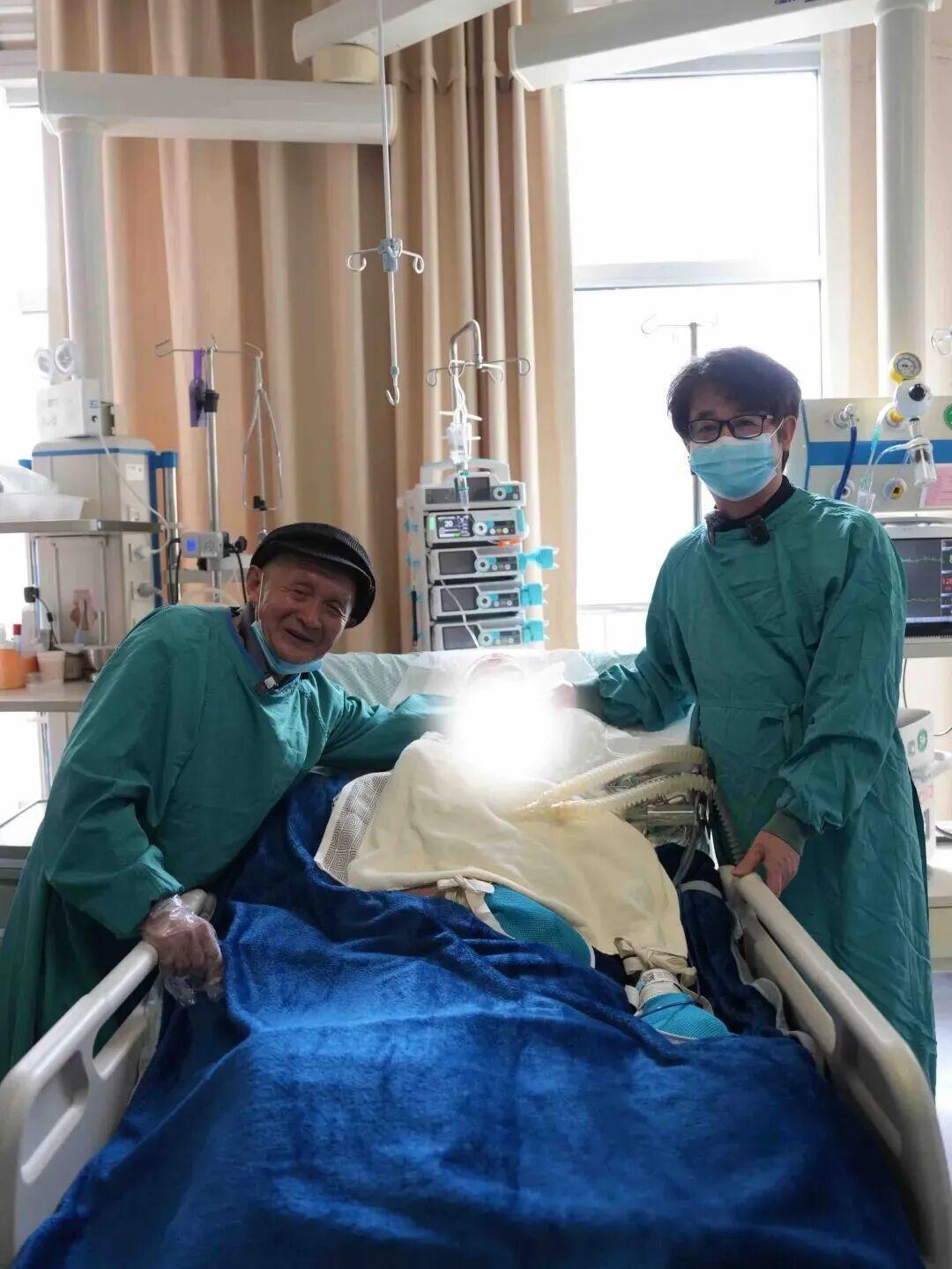 世界杯手机高清观看软件-“老太婆走了，以后不可能再有快乐两个字了……”浙江81岁陈老伯在105天跨海探病的坚持后，含泪送别了ICU中的老伴，“她想给我减轻负担”